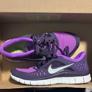 Nike Women's Free Run Purple and Black Sneakers